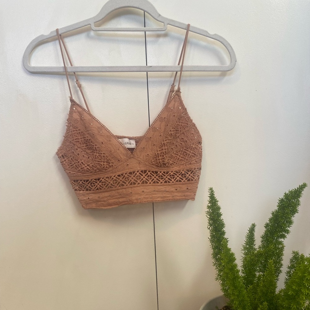 Luca and Grae bralette cropped top, great for any occasion. Size Small